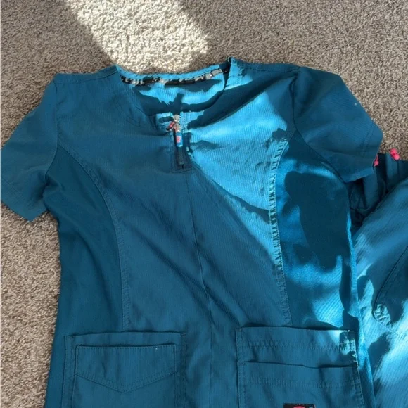 Teal Women's Scrub Top - Picture 2 of 3